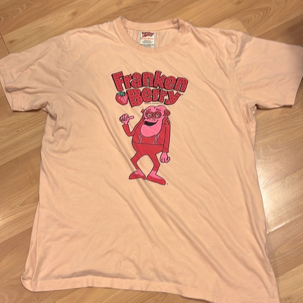 Franken Berry Bold Vintage Strawberry Cereal Monster Mascot T-Shirt crewneck 2XL